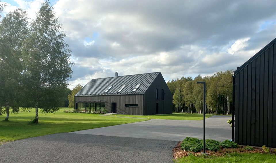 Pereelamu Tõhelgi külas, Raasiku vald, valmis 2023 · kaasautorid Mait Lauri, Alesja Kovalenko-Lauri, Reilika Purk, Heiki Valk, Aarne Nirk